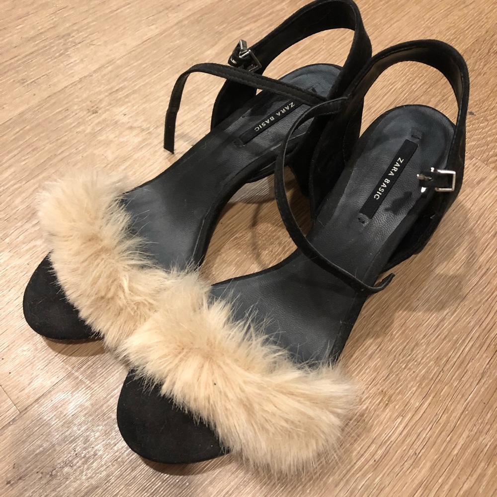 Zara fur heals(sandals)